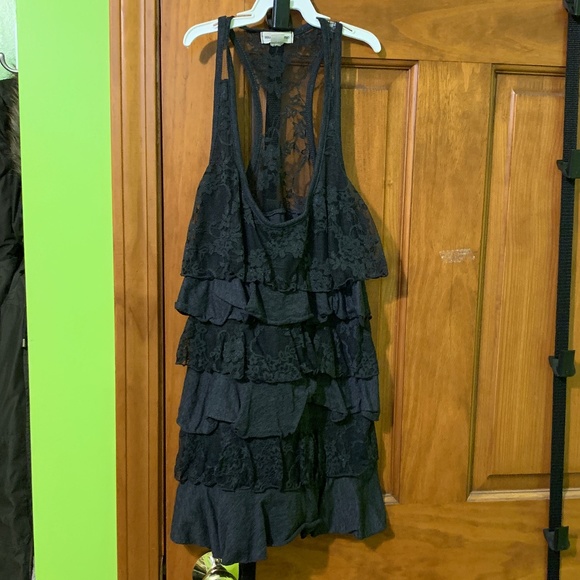 Zenana Outfitters Tops - Zenana Outfitters Black Lace Ruffled Tank